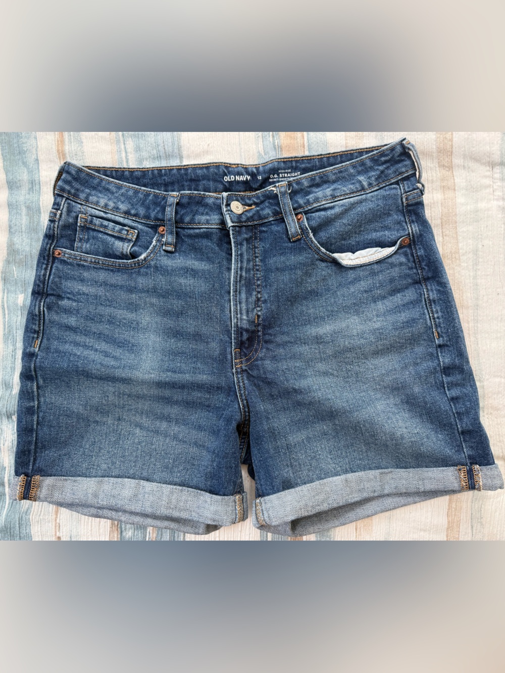 Old Navy Medium Blue Rolled-Hem Denim Shorts
